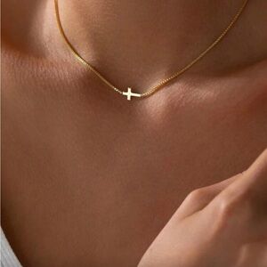Gold Cross Necklace Q603